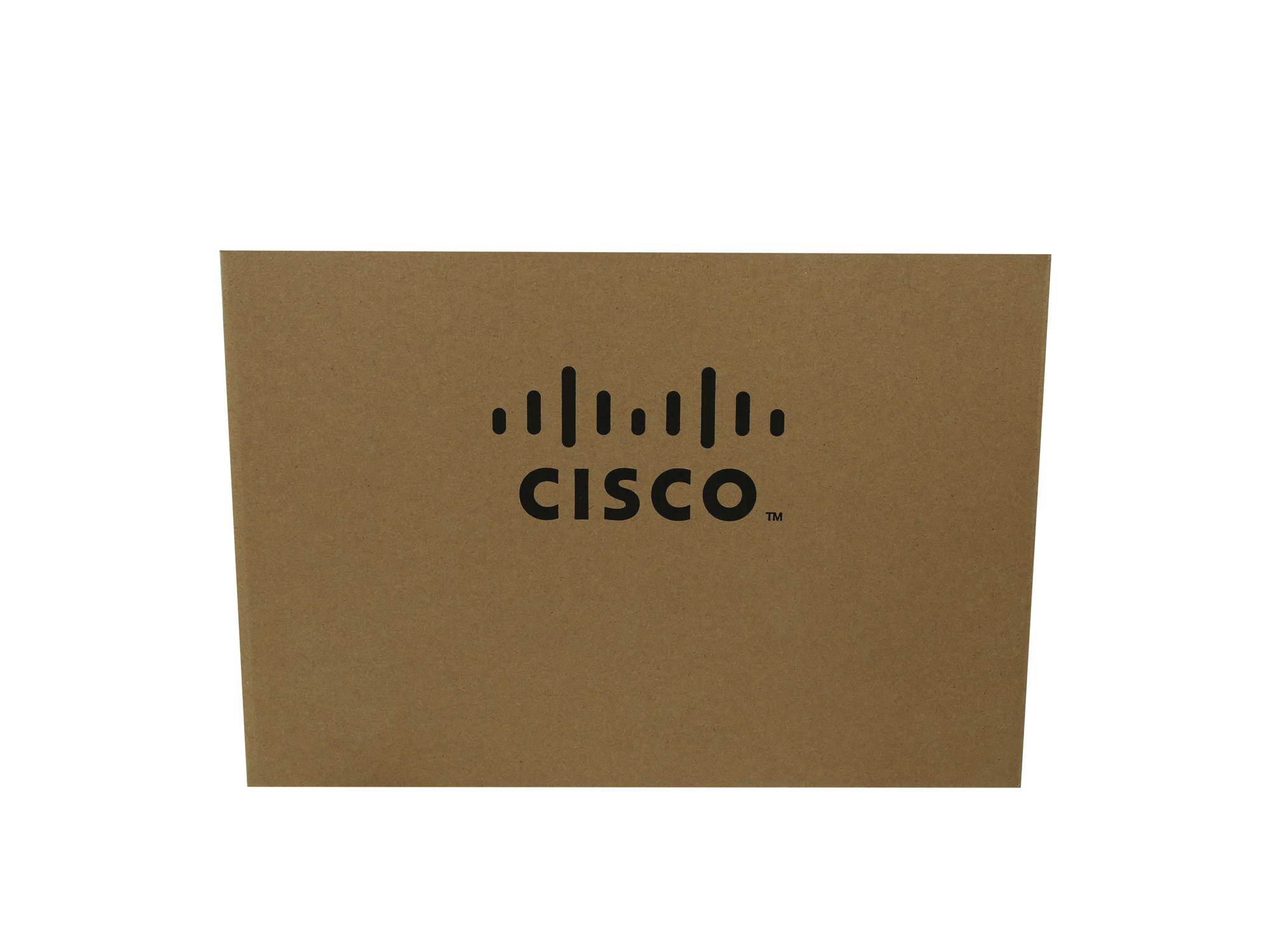 Zamknięte tekturowe pudełko w kolorze brązowym z czarnym logo Cisco na wieku.