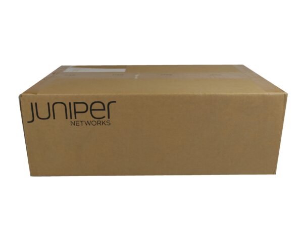 Zamknięte pudełko kartonowe z logo Juniper Networks, oryginalne opakowanie modułu I/O.