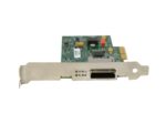 Karta hosta PCIe x4 z widocznym złączem zewnętrznym na wysokim bracketu i układami na zielonym laminacie.