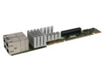 Karta rozszerzeń Supermicro z czterema portami RJ45, dużym radiatorem chłodzącym i złączem PCIe, ujęcie pod kątem na białym tle.