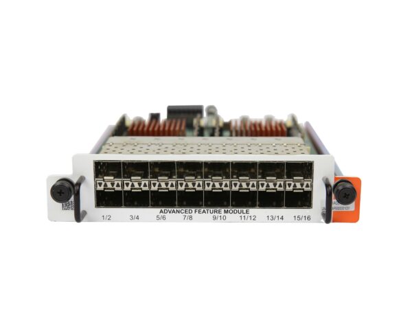 Moduł Ixia Advanced Feature Module z ośmioma parami portów SFP+ ułożonymi w dwóch rzędach i pomarańczową dźwignią z boku.