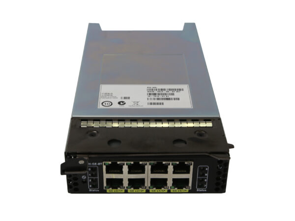 Moduł Cisco WAVE-INLN-GE-8T od przodu z ośmioma portami RJ45 i naklejką z oznaczeniami na górnej krawędzi obudowy.