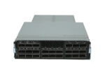 Przedni panel modułu z trzema rzędami portów QSFP+ i uszami montażowymi do szafy rack, obudowa w dobrym stanie.