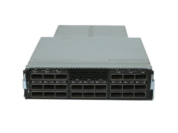 Przedni panel modułu z trzema rzędami portów QSFP+ i uszami montażowymi do szafy rack, obudowa w dobrym stanie.