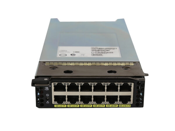 Moduł Cisco z dwoma rzędami po sześć portów RJ45 z zielonymi diodami, widoczny od przodu pod kątem.