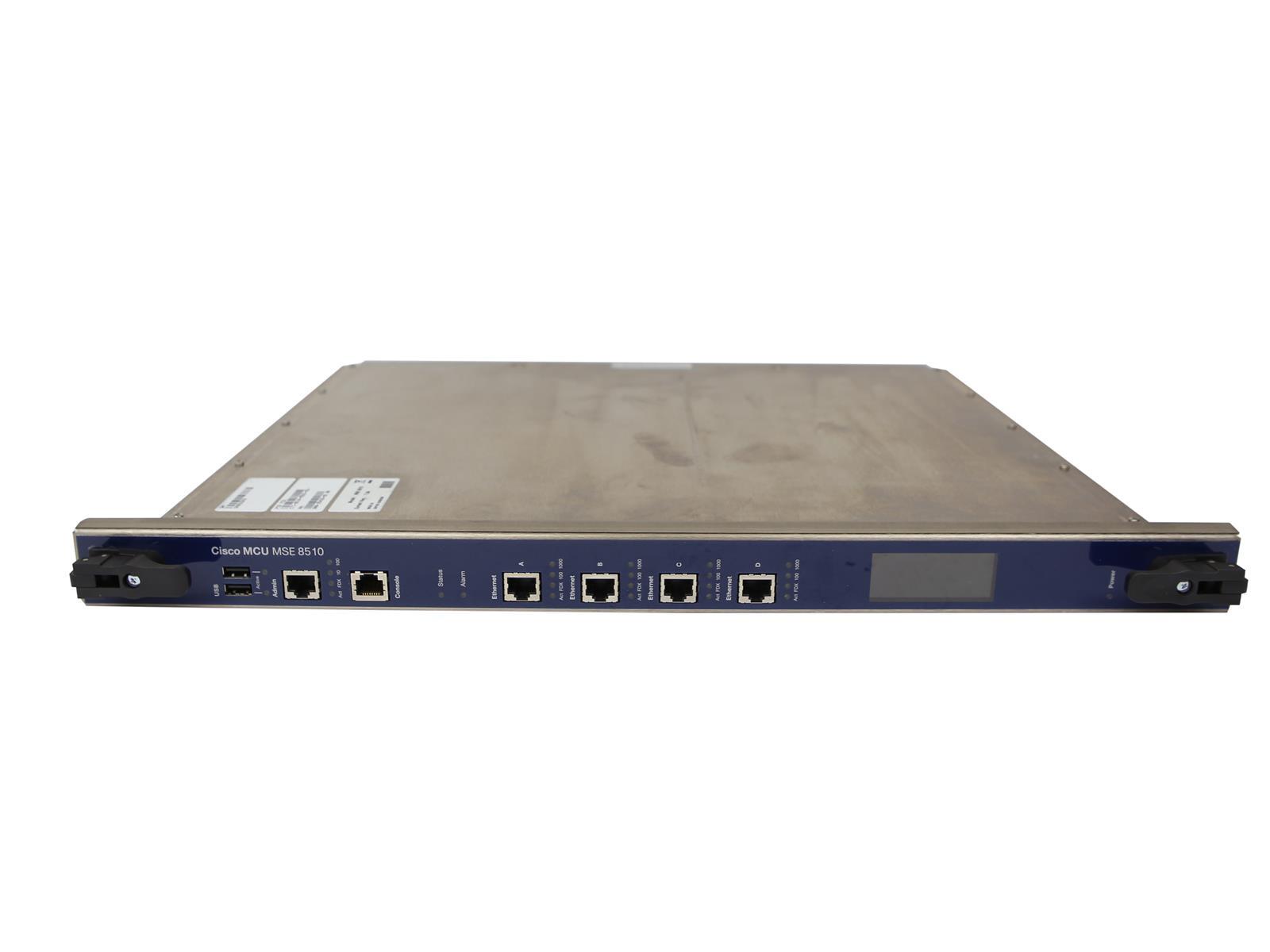 Przedni panel modułu Cisco z pięcioma portami RJ45, wyświetlaczem LCD i widocznymi rysami na metalowej obudowie.