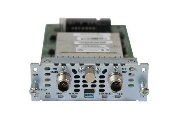 Moduł Cisco NIM-4G-LTE-LA z widoczną płytką elektroniczną od góry i przednim panelem z gniazdami antenowymi