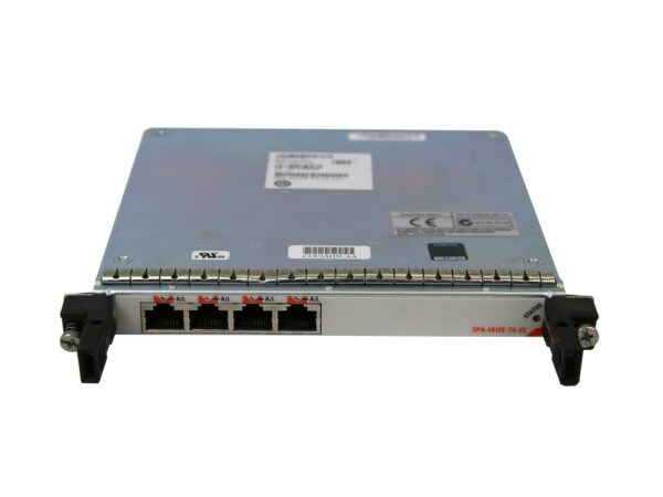 Moduł Cisco SPA z czterema portami RJ45 i metalowymi dźwigniami blokującymi po bokach, widok z przodu pod kątem.