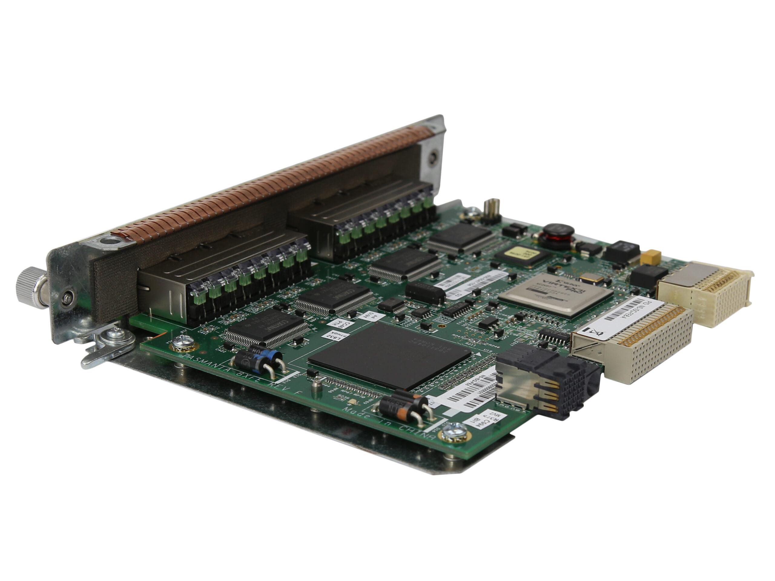 Karta modułu Juniper z widoczną zieloną płytką PCB, układami scalonymi i metalową wspornikiem z ośmioma portami sieciowymi.
