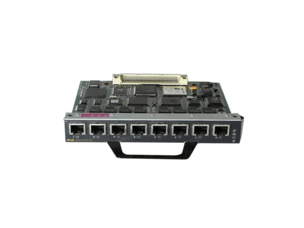 Moduł Cisco z ośmioma portami RJ45 w rzędzie oraz widocznym złączem krawędziowym płyty od góry.