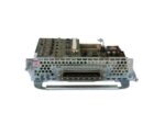 Moduł Cisco EVM-HD-8FXS/DID z boku, widoczna płytka elektroniczna i duże złącze wielostykowe na froncie.