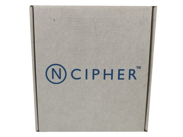 Zamknięte szare pudełko kartonowe z niebieskim logo nCipher na wieku, bez widocznej zawartości.