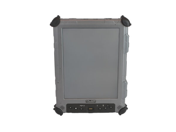 Wzmocniony tablet Xplore iX104C6 od przodu, wygaszony ekran, gumowe narożniki ochronne i przyciski na dole obudowy.