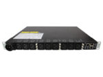 Listwa PDU IBM w obudowie rack, widok od przodu z rzędem gniazd C19/C13 i portami sieciowymi po prawej stronie.