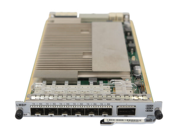 Karta modułu Huawei LMBP z dużym radiatorem, rzędem portów SFP z przodu i metalową obudową widoczną pod kątem.