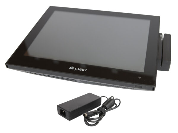 Terminal POS PAR EverServ 650 z ekranem dotykowym ustawiony na blacie oraz dołączony zasilacz z kablem obok.