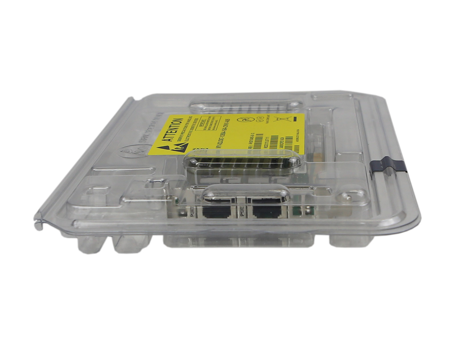 Karta sieciowa Dell QLogic w przezroczystym opakowaniu ochronnym, widoczne dwa porty SFP+ i żółta naklejka z opisem.