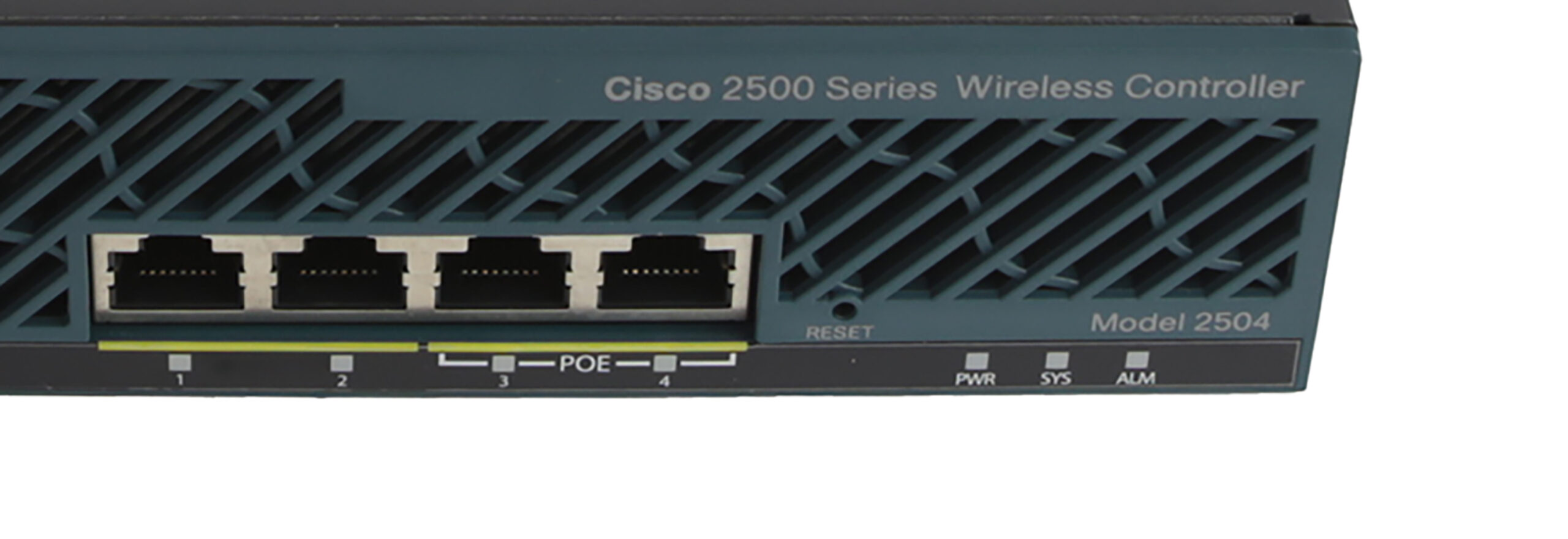 Przedni panel kontrolera Cisco 2500 Series z rzędem czterech portów RJ45 i diodami LED, obudowa lekko zakurzona.