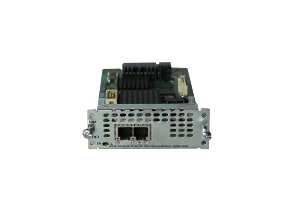 Moduł Cisco NIM-2FXO z widoczną płytką elektroniczną i dwoma portami RJ11 na przedniej metalowej obudowie.