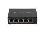 Przód switcha TP-Link TL-SG105E z pięcioma portami RJ45 i diodami LED, czarna obudowa bez śladów uszkodzeń.