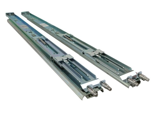 Para metalowych szyn montażowych serwera Fujitsu ułożonych równolegle, z widocznym mechanizmem wysuwanym i zaczepami.