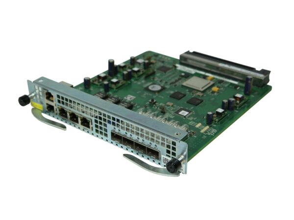 Karta modułu sieciowego z widocznymi układami elektronicznymi oraz przednim panelem z portami SFP+ i RJ-45.