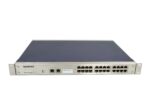 Przedni panel switcha Siemens HiPath z rzędem portów RJ45 i uszami montażowymi do szafy rack.