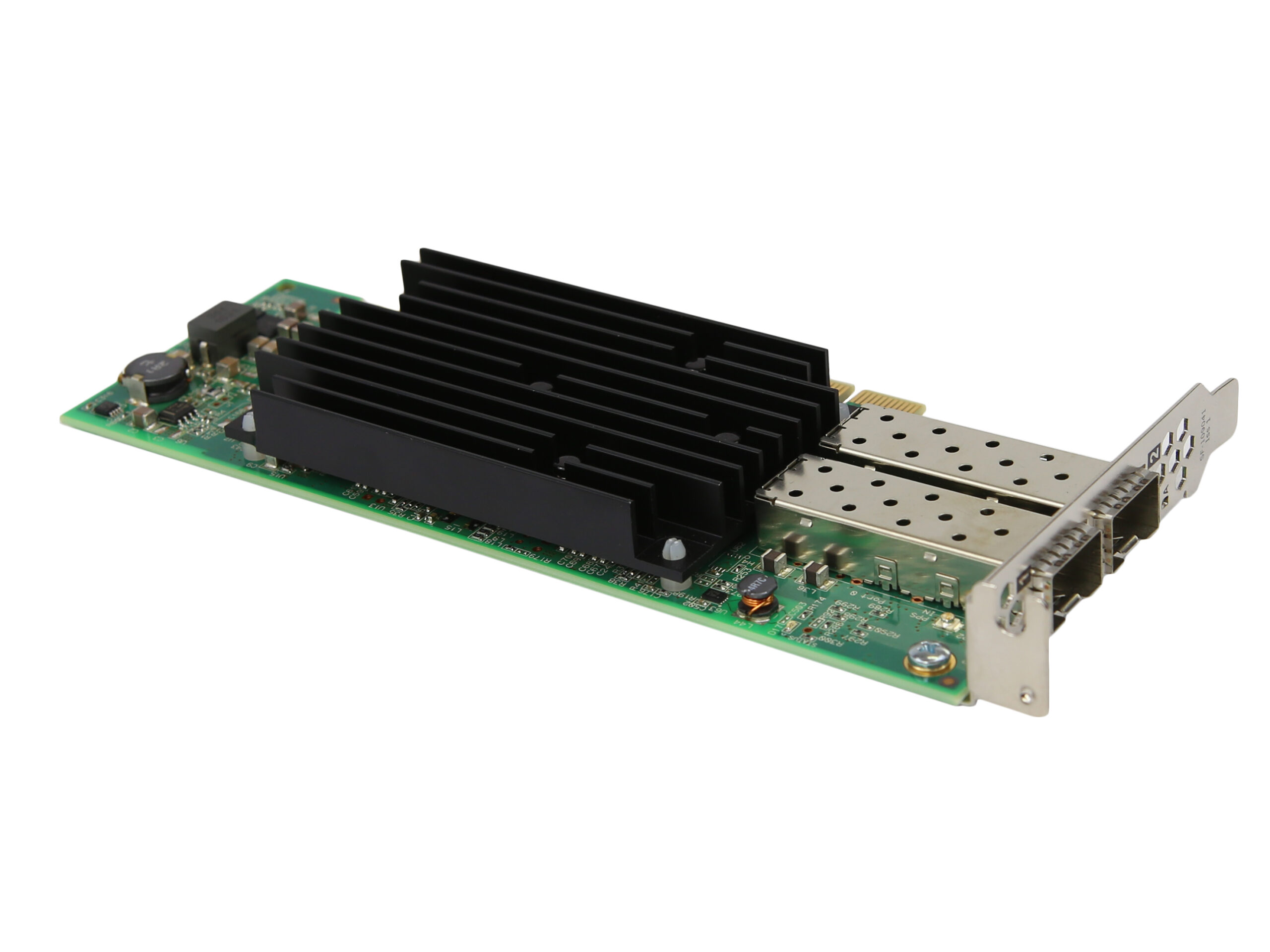 Karta sieciowa PCIe z czarnym radiatorem chłodzącym i dwoma portami SFP+ widocznymi z boku śledzia montażowego.