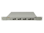 Przedni panel kontrolera Aruba 3400 z uszami montażowymi do szafy rack i kilkoma portami RJ45 oraz SFP.