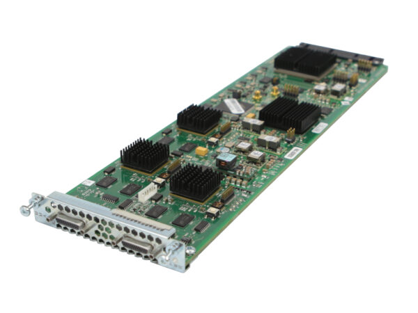 Karta modułowa Cisco z widocznymi radiatorami na płycie i panelem złączy wielopinowych z boku.