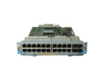 Moduł liniowy HP z odkrytą płytą elektroniczną i przednim panelem z 20 portami RJ45 oraz 4 slotami SFP.