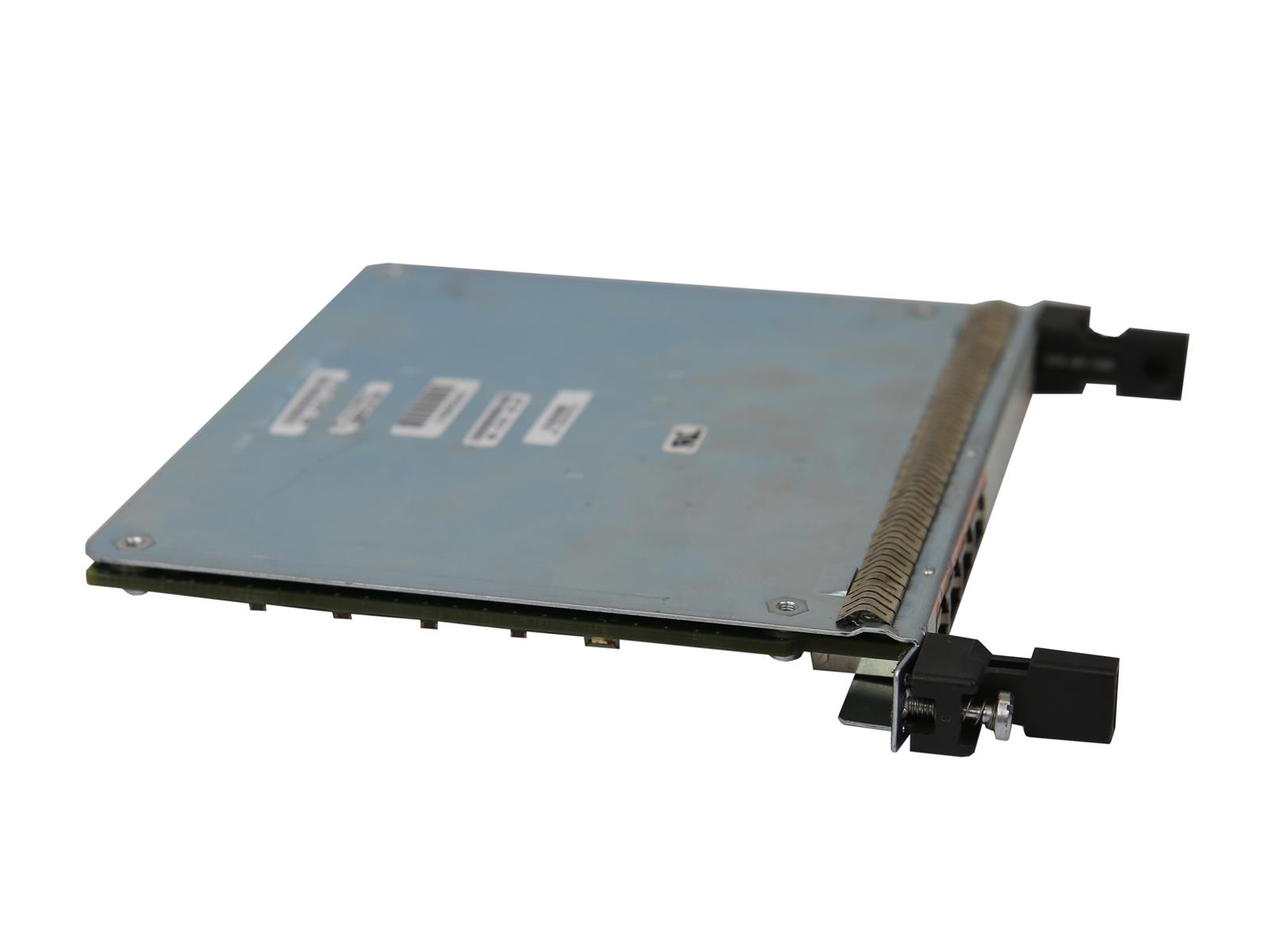 Metalowa karta modułu Cisco SPA-4FE-7304 widziana z góry, z dwoma czarnymi dźwigniami wysuwającymi po bokach.