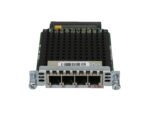Moduł Cisco VIC2-4FXO z czterema portami RJ11 na metalowej wsporniku i widocznym radiatorem na płycie od góry