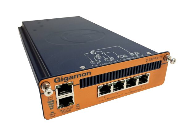 Moduł Gigamon G-TAP A-TX pod kątem, pomarańczowy panel przedni z sześcioma portami RJ45 i diodami LED