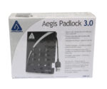 Pudełko dysku Apricorn Aegis Padlock 3.0 z klawiaturą numeryczną i opisem funkcji w kilku językach.