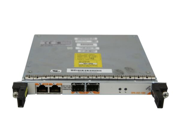 Moduł Cisco SPA z dwoma portami RJ-45, dwoma slotami SFP i dźwigniami montażowymi po bokach obudowy.