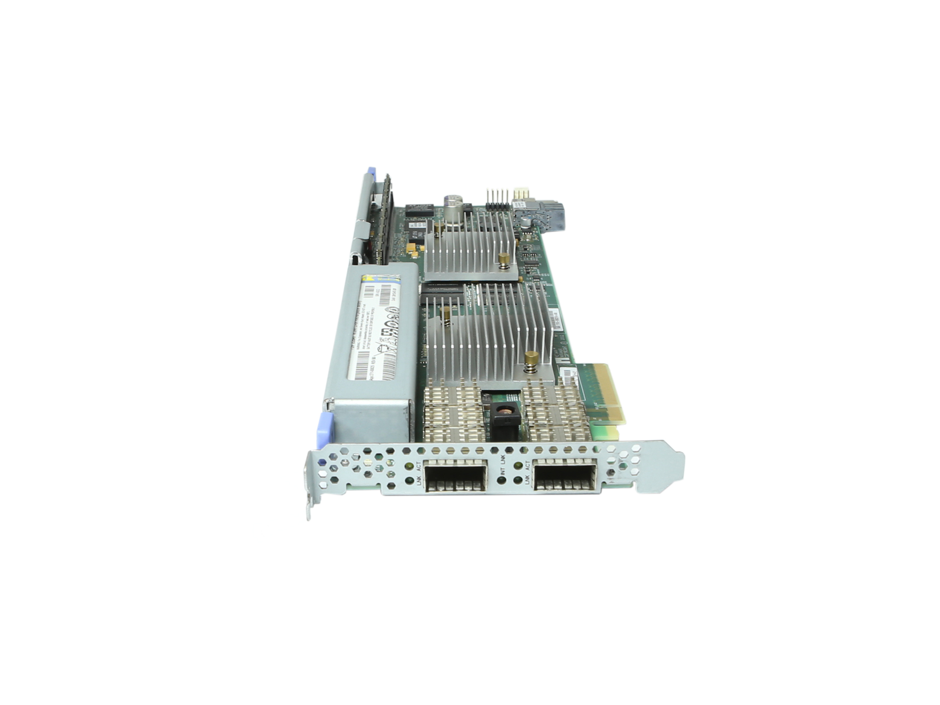 Karta sieciowa NetApp z dwoma portami QSFP+ i wąskim profilem, widoczna od strony złącza PCIe pod kątem.