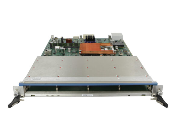 Moduł typu blade widziany z góry, z odsłoniętą płytą główną, radiatorem i uchwytami wysuwanymi po bokach obudowy.