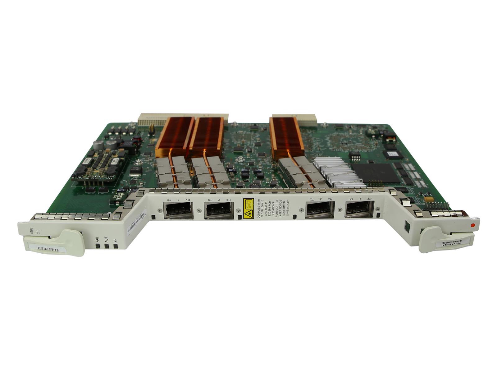 Karta modułu Cisco z widocznymi portami sieciowymi, radiatorami i podzespołami elektronicznymi na płycie, ujęcie z boku.