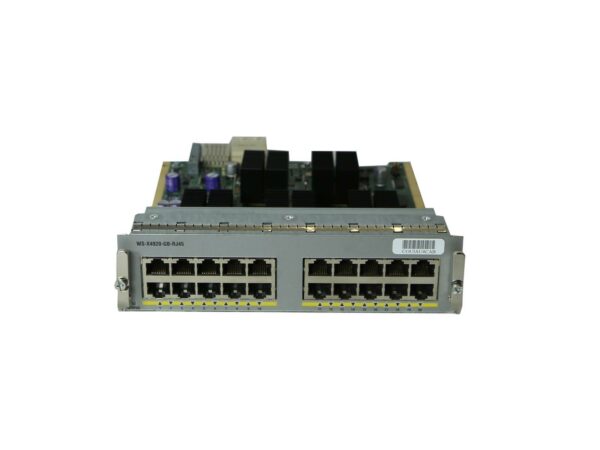 Moduł Cisco z dwoma rzędami po dziesięć portów RJ-45, widoczna metalowa obudowa z lekkimi śladami użytkowania.