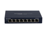 Przedni panel switcha Netgear FS108 z ośmioma portami RJ45 i diodami LED, obudowa w kolorze grafitowym.