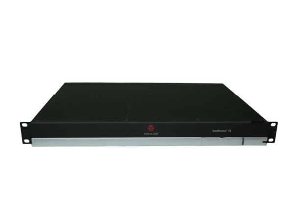 Procesor audio Polycom SoundStructure C8 w obudowie rack 1U, widok z przodu pod skosem, obudowa czarna bez widocznych uszkodzeń.