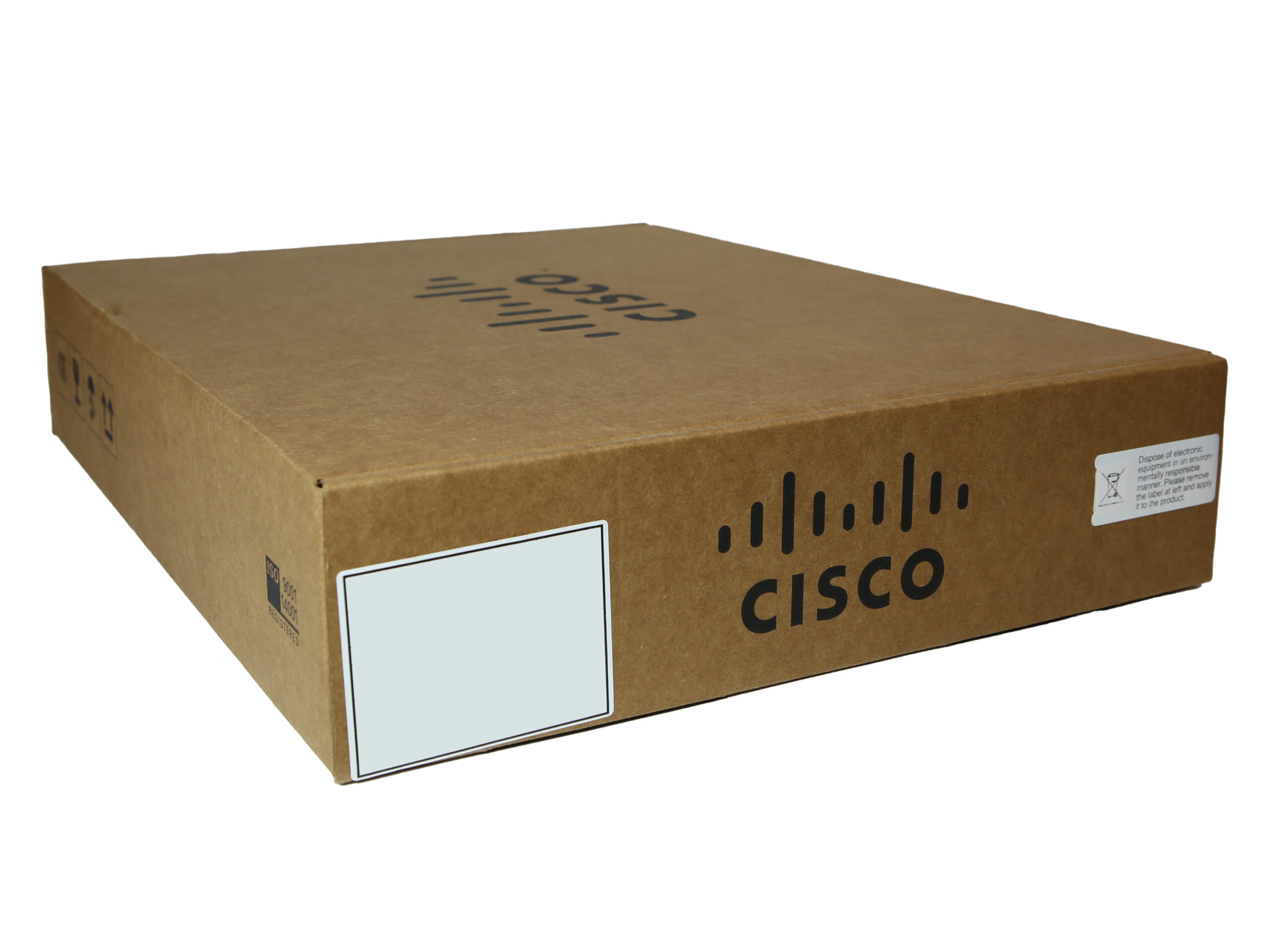 Zamknięte kartonowe pudełko z logo Cisco i naklejkami z etykietami na wieku, widok z góry pod kątem.