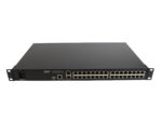Serwer konsolowy Digi Passport 32 w obudowie rack, przód z dwoma rzędami portów RJ45 i uszami montażowymi po bokach.
