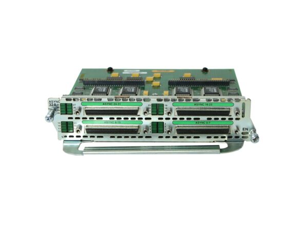 Moduł Cisco ASYNC-32A od góry, widoczna płytka drukowana z układami scalonymi i rzędami portów szeregowych