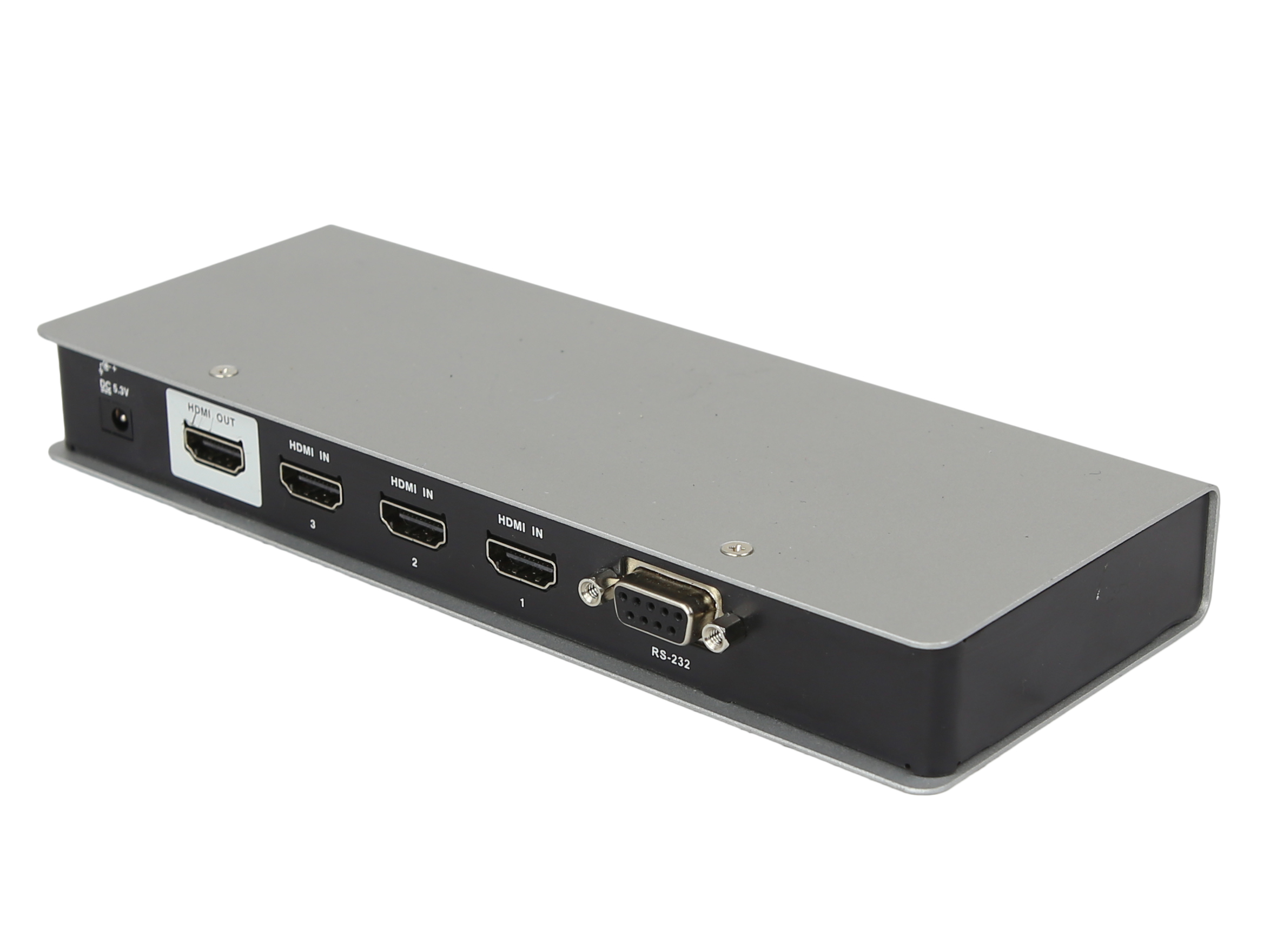 Przełącznik Aten pod kątem, widoczne porty USB, dwa HDMI, VGA i pokrętło na przednim panelu obudowy.