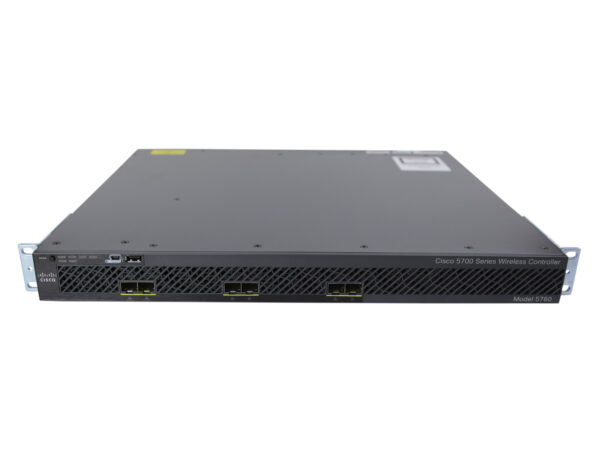 Przedni panel kontrolera Cisco w obudowie rack 1U z widocznymi portami sieciowymi i uszami montażowymi po bokach.