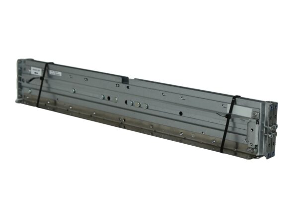 Zestaw metalowych szyn montażowych do szafy rack HP, złożone teleskopowo, widoczne od przodu pod skosem.