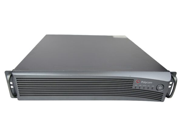 Obudowa serwera Polycom RealPresence 1800 typu rack, widok od przodu pod kątem, z uchwytami montażowymi po bokach.