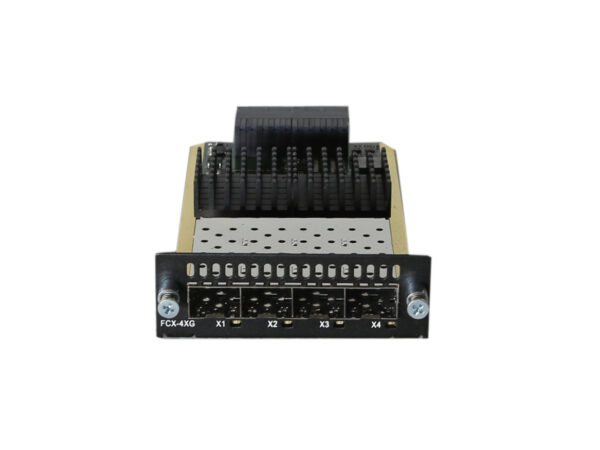 Moduł rozszerzeń Brocade FCX-4XG z czterema portami SFP+ widoczny od przodu, na białym tle.
